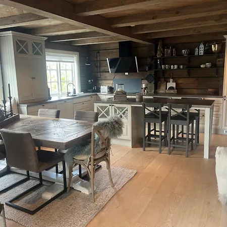 בית נופש Ornenipa Lodge- Flott Med 6 Sov, 2 Bad Og Beliggenhet